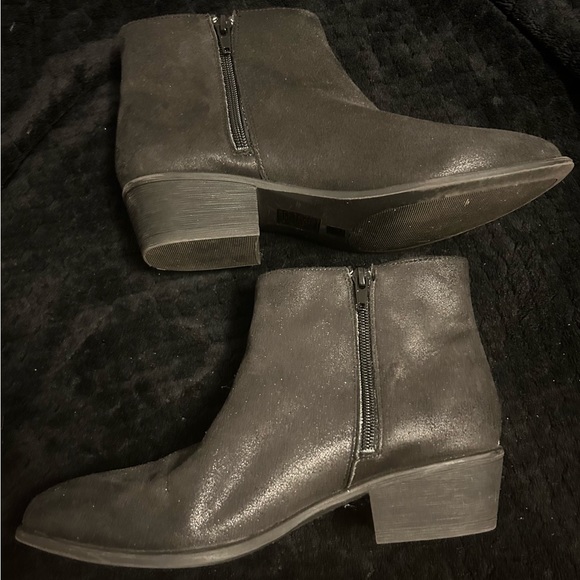 Perfect fall/winter shoe - Picture 2 of 5